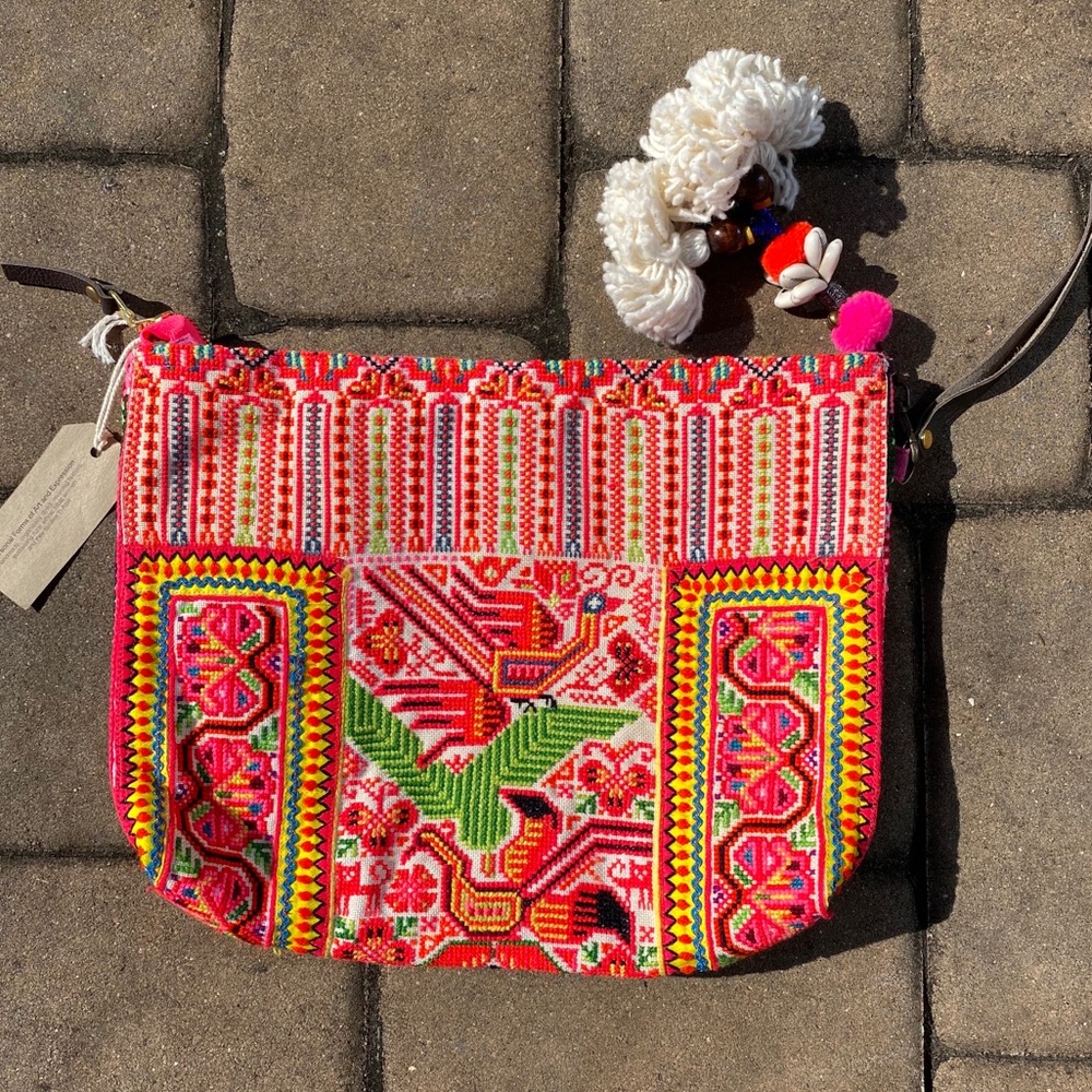 NWT Jadetribe Eliz Pom Clutch - Picture 2 of 7